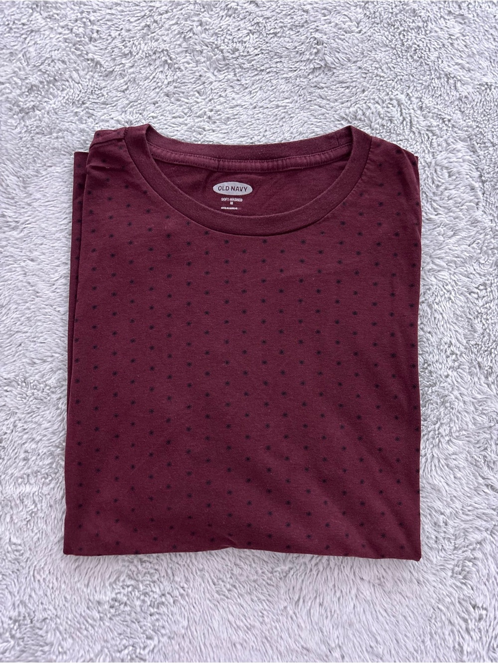 Old Navy Men's Maroon Crew Neck Short Sleeve Shirt with Micro Dot Print